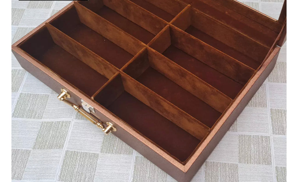 Sunglasses Storage Box (8 Slots)